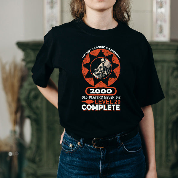 2000 Old Players Never Die T-Shirt | Premium Gaming Apparel