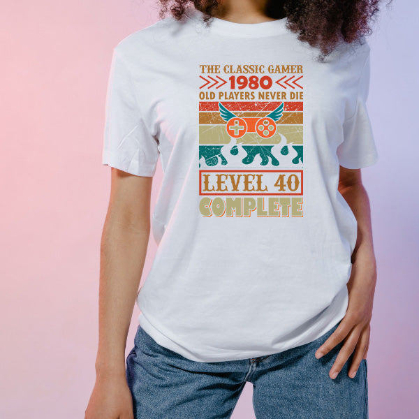 Classic Gamer 1980 T-Shirt - "Old Players Never Die" | Unisex